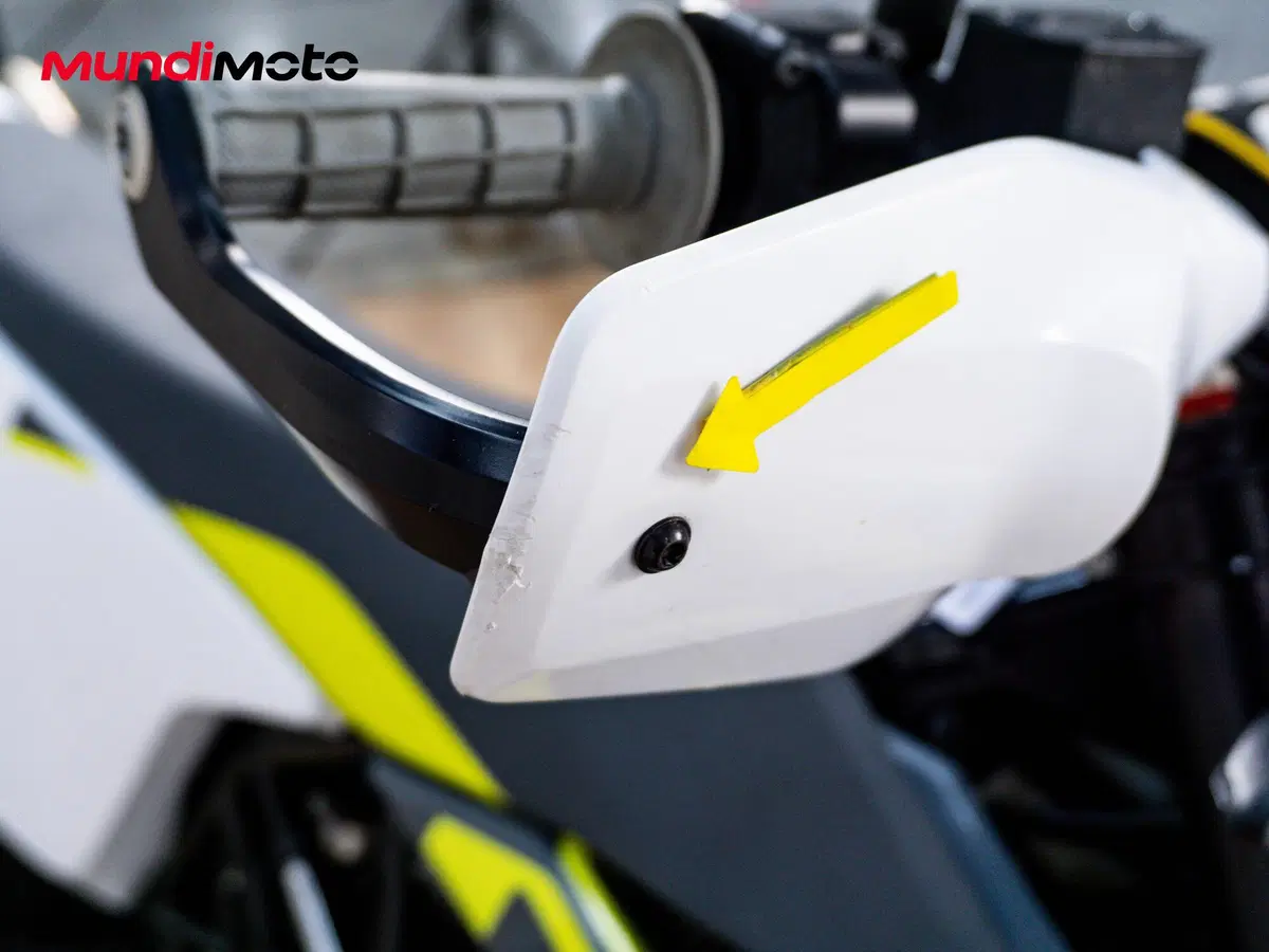 Husqvarna 701 Supermoto (2016) (14)