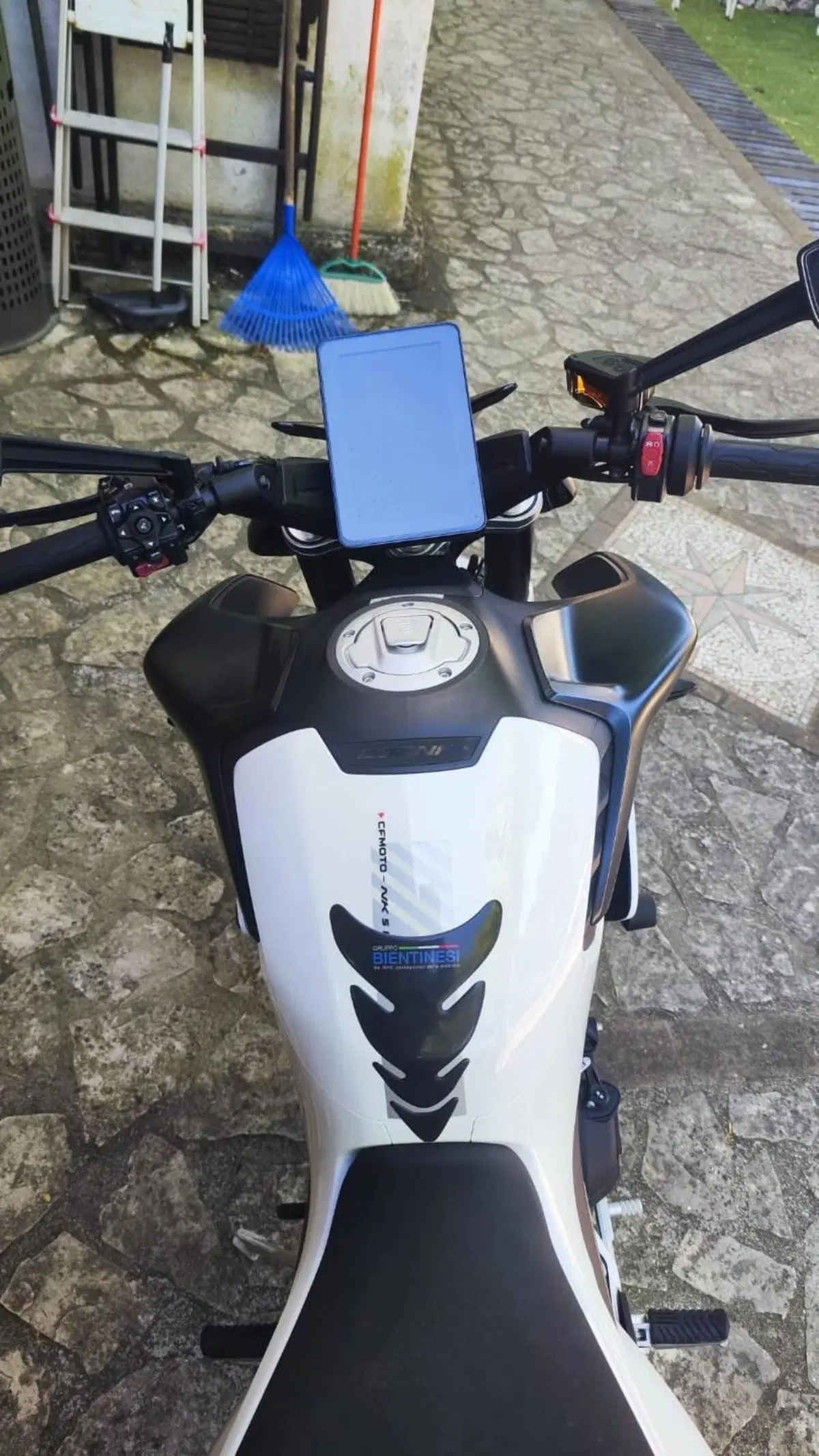 CFMOTO 800NK Advanced (2023 - 26) (5)