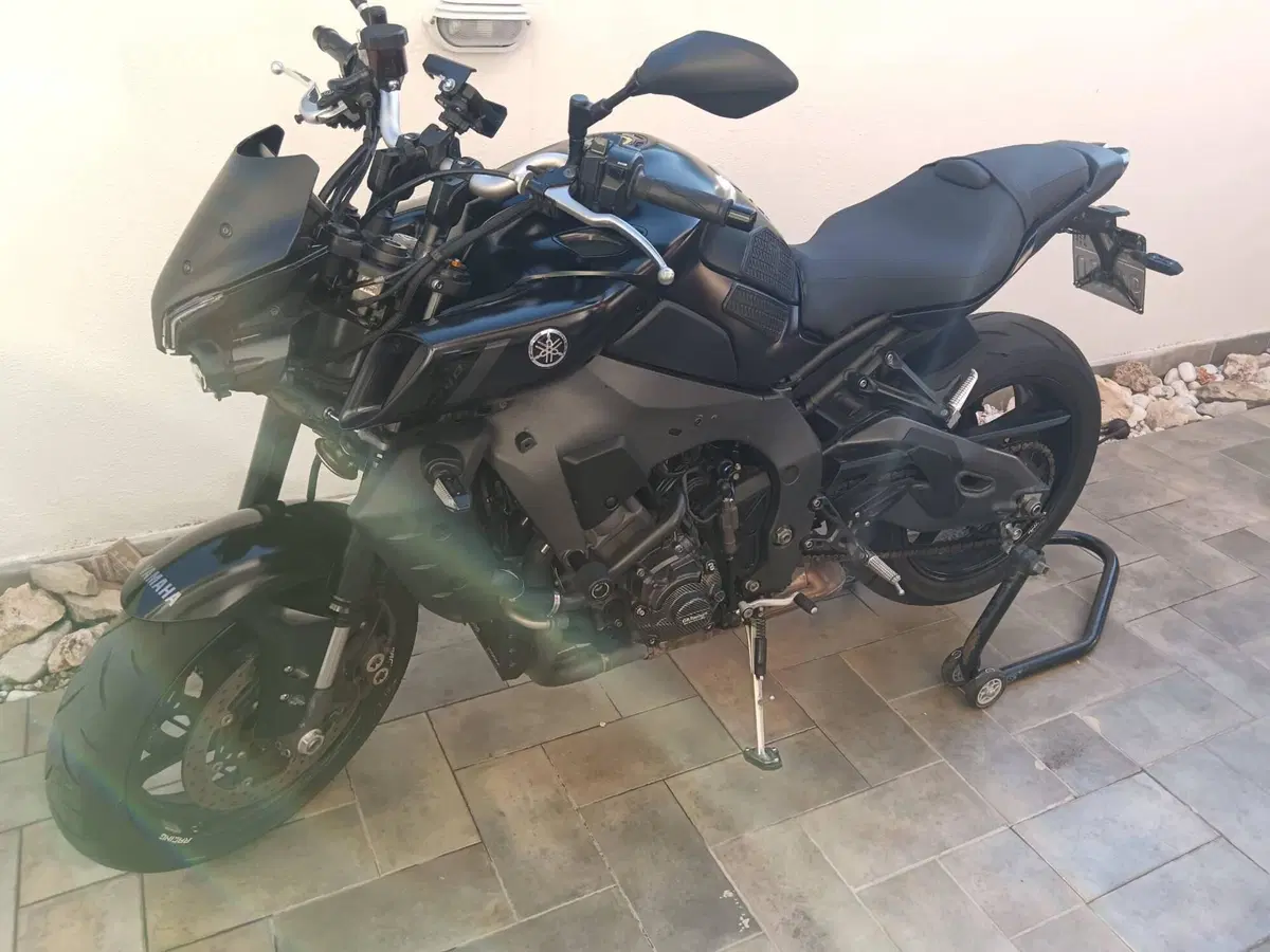 Yamaha MT-10 (2022 - 26) (7)