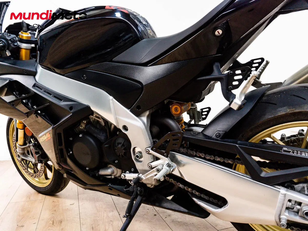 Aprilia RSV4 1100 Factory (2020) (10)