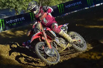 MXGP 2026 rd.13 QUALIFYING RACE. Loket. Herlings &egrave; una &ldquo;bestia&rdquo;! (e Langenfelder dietro)
