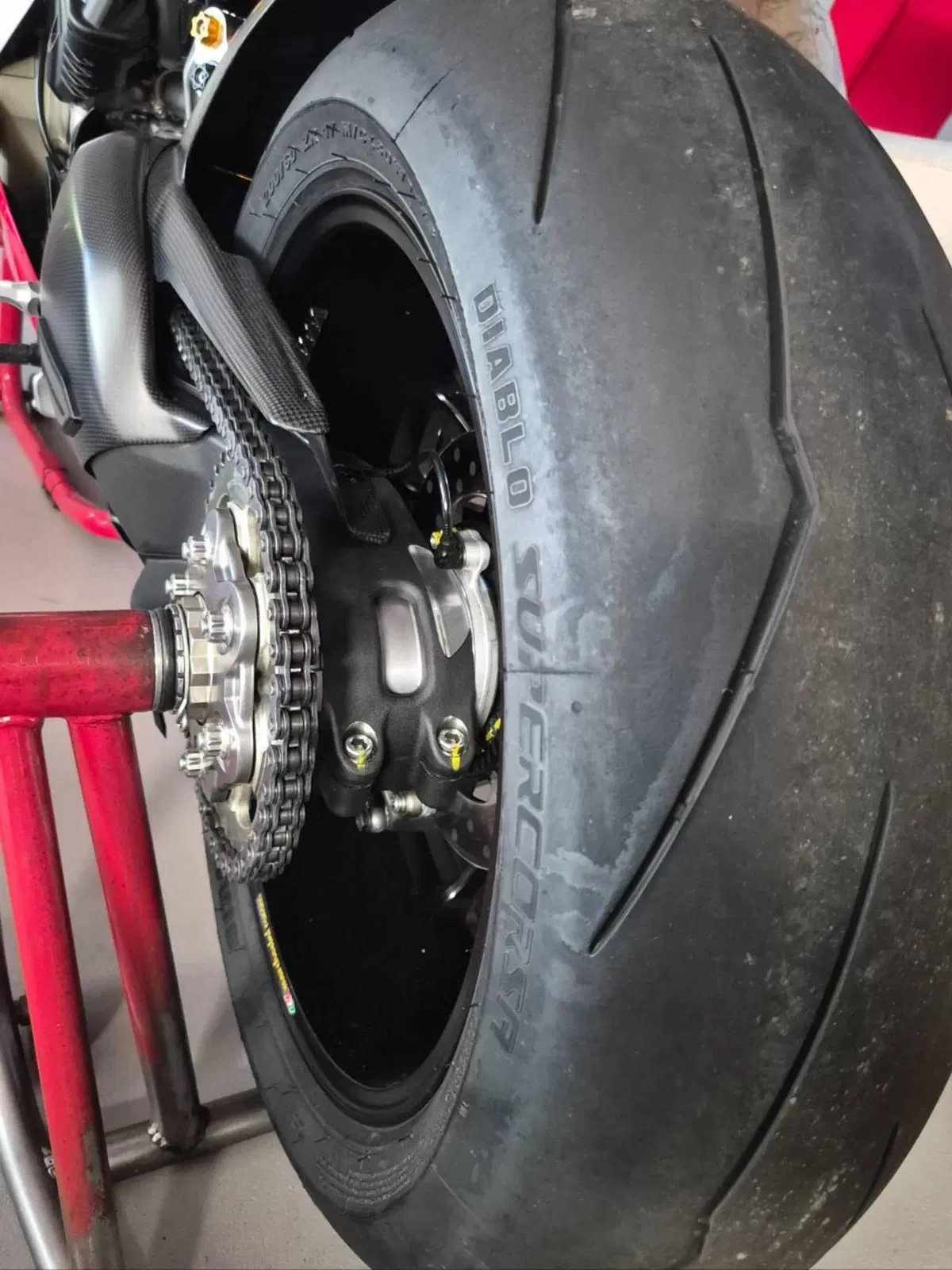 Ducati Panigale V4 R (2023 - 24) (11)