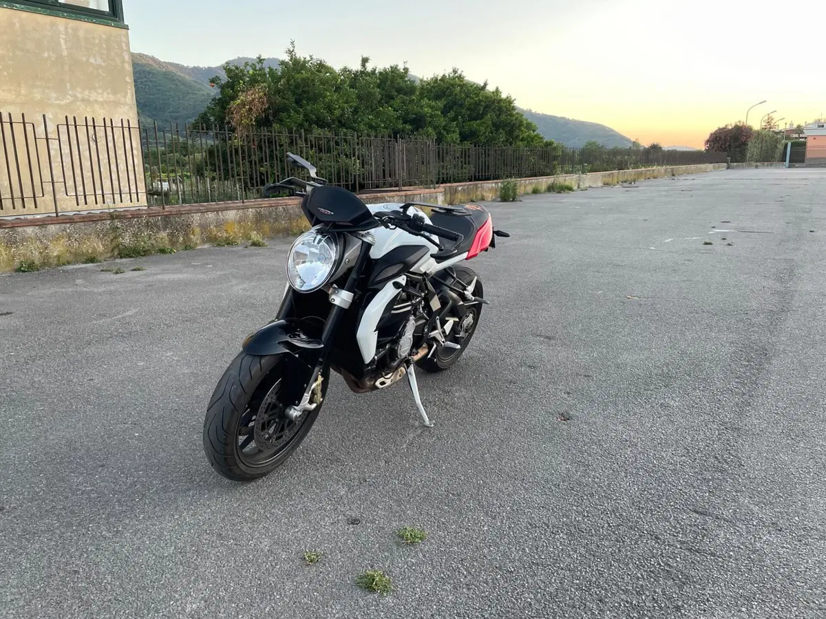 MV Agusta Brutale 800 EAS (2012 - 14) (2)