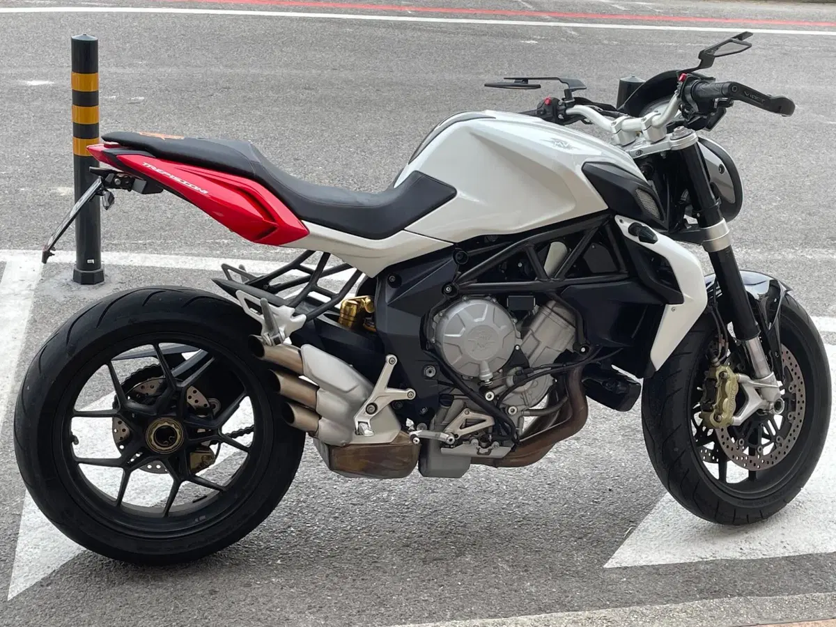 MV Agusta Brutale 800 EAS (2012 - 14) (4)