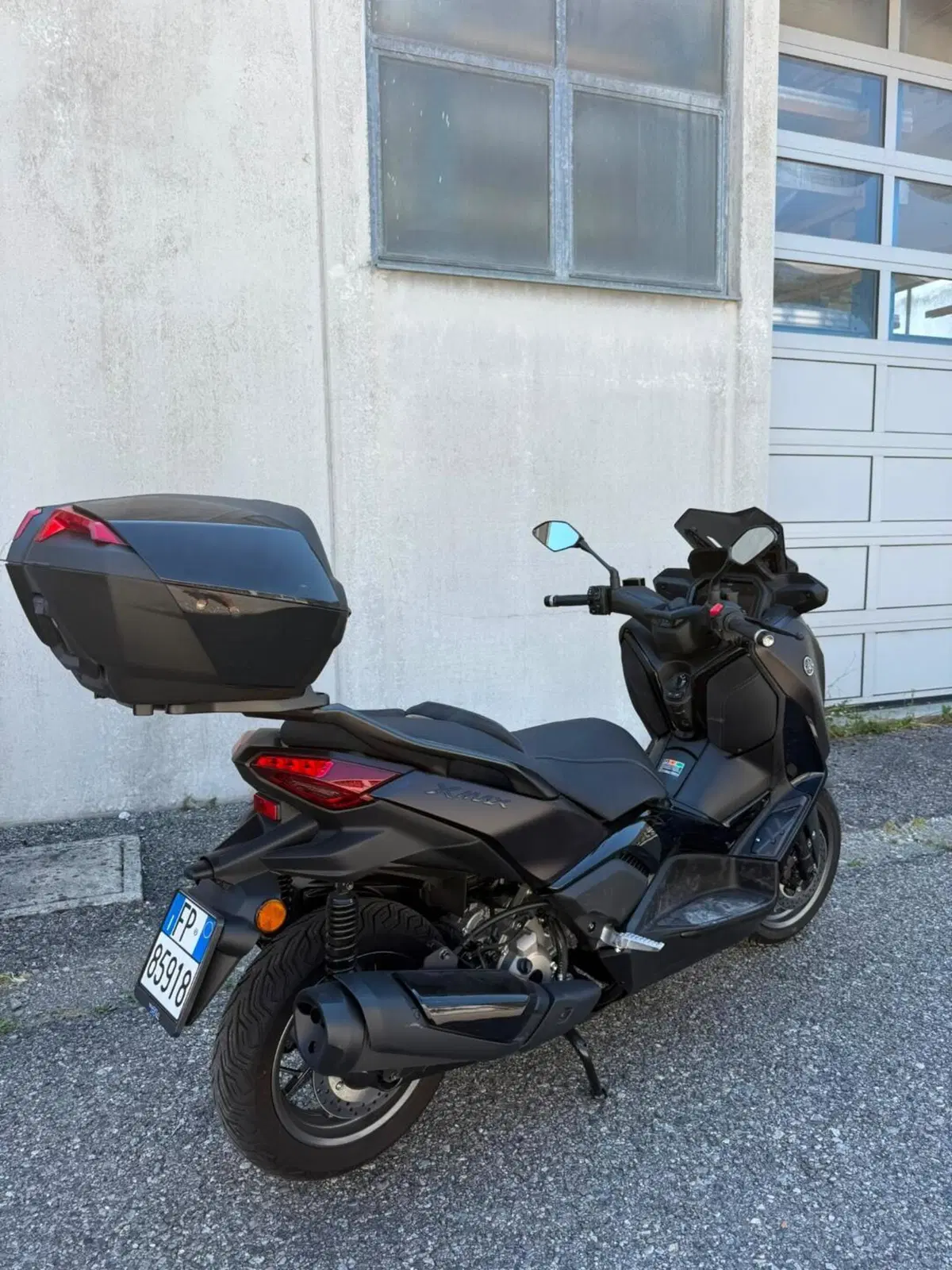 Yamaha X-Max 300 Tech Max (2025 - 26) (4)