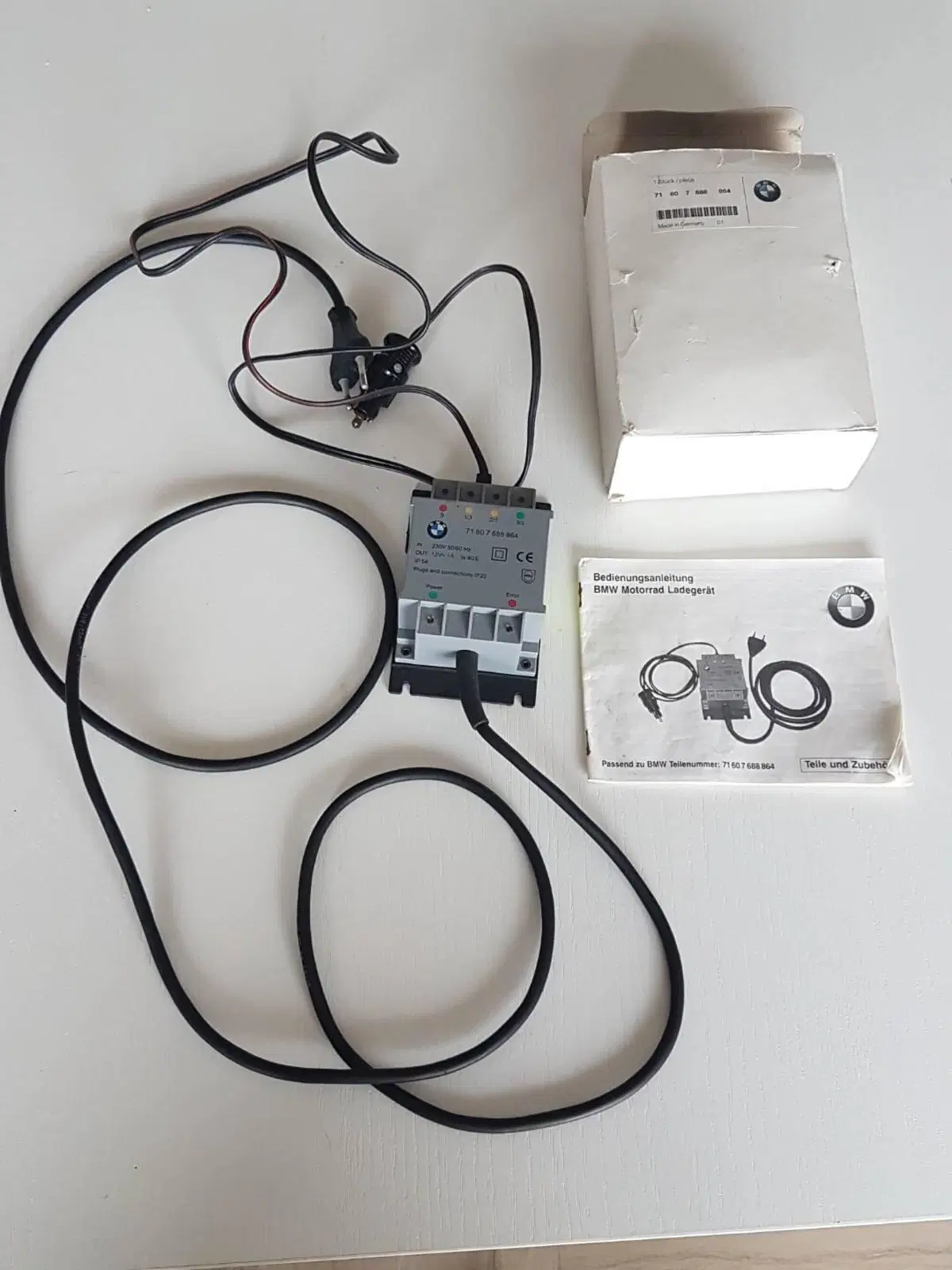 Mantenitore/Caricatore batteria BMW originale (71 (2)