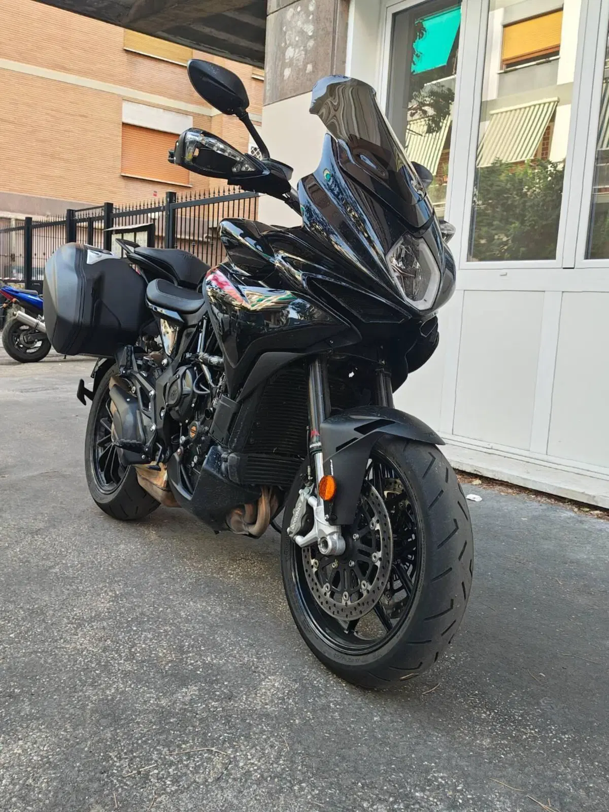 MV Agusta Turismo Veloce 800 R (2023 - 26) (2)