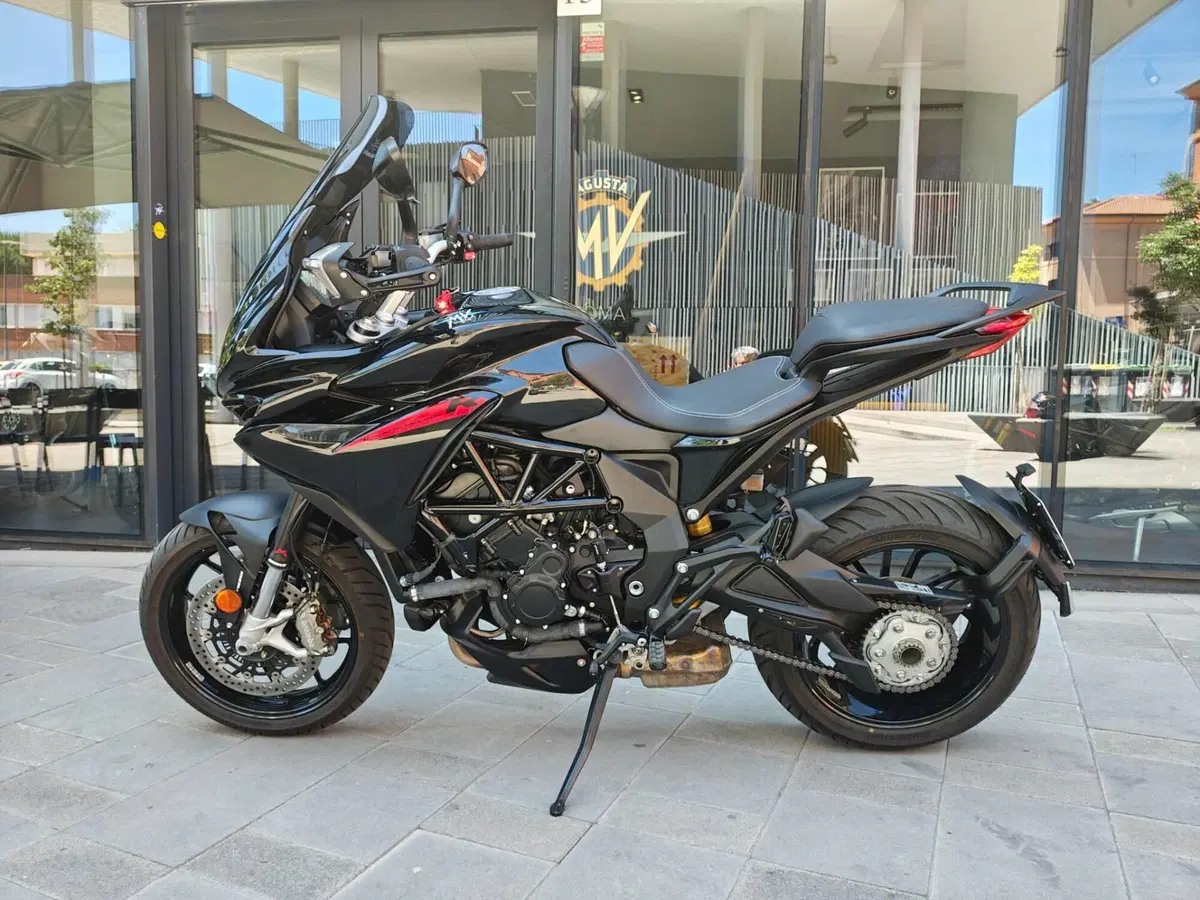 MV Agusta Turismo Veloce 800 R (2023 - 26) (7)