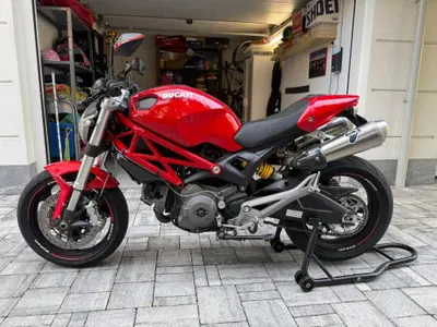 Ducati Monster 696 (2008 - 13) usata