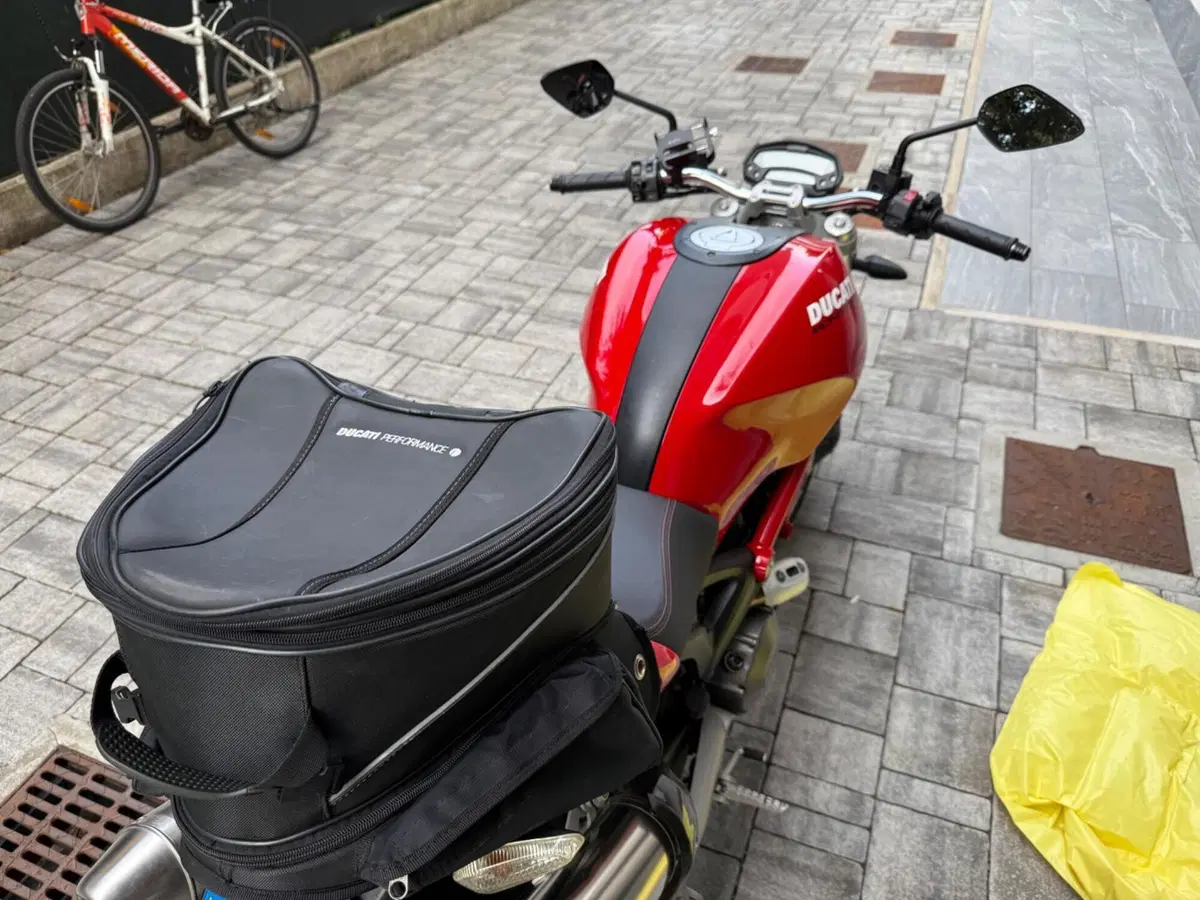 Ducati Monster 696 (2008 - 13) (5)