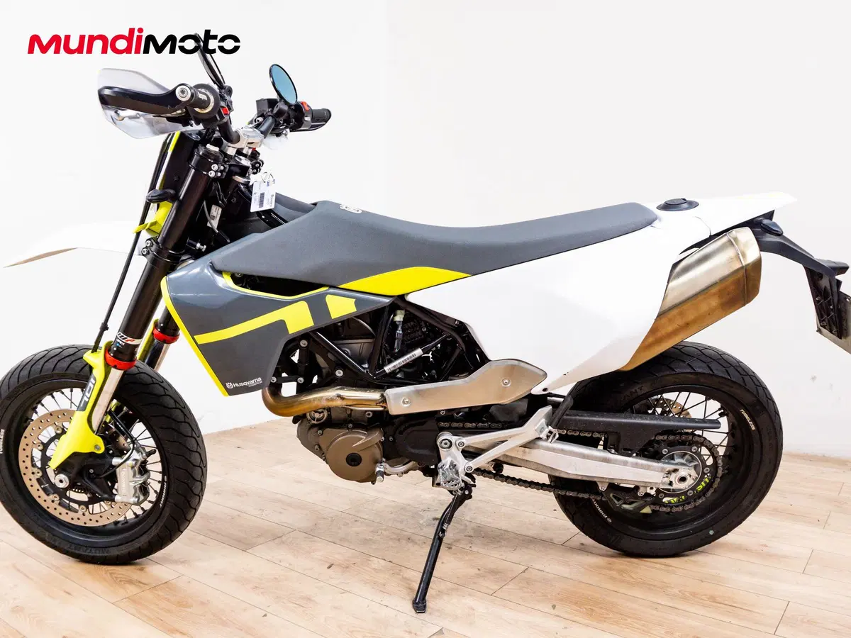 Husqvarna 701 Supermoto (2016) (6)