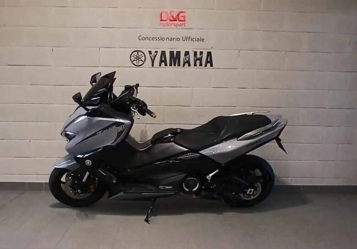 Yamaha T-Max 530 (2017 - 19) (4)