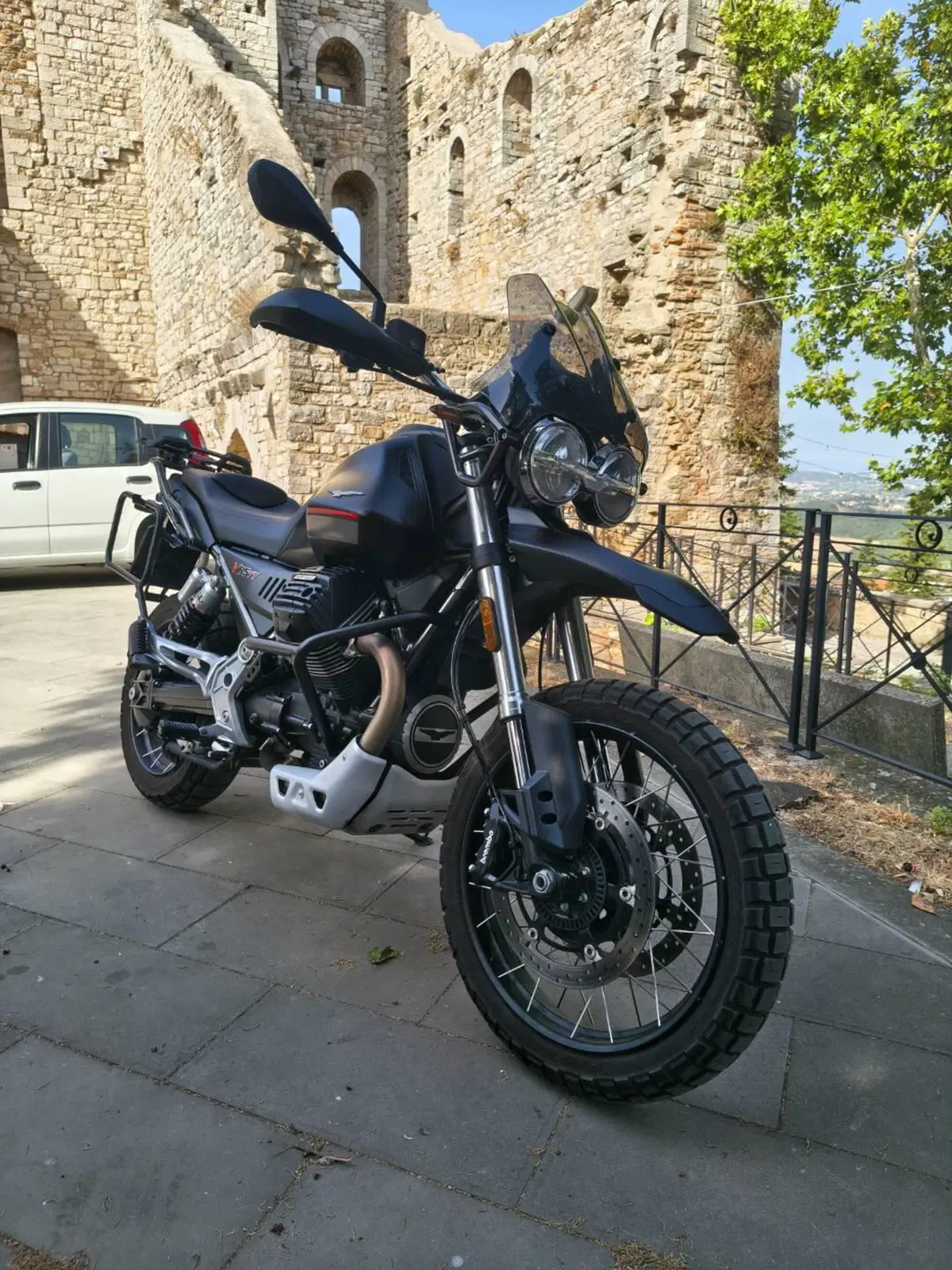 Moto Guzzi V85 TT (2021 - 23)