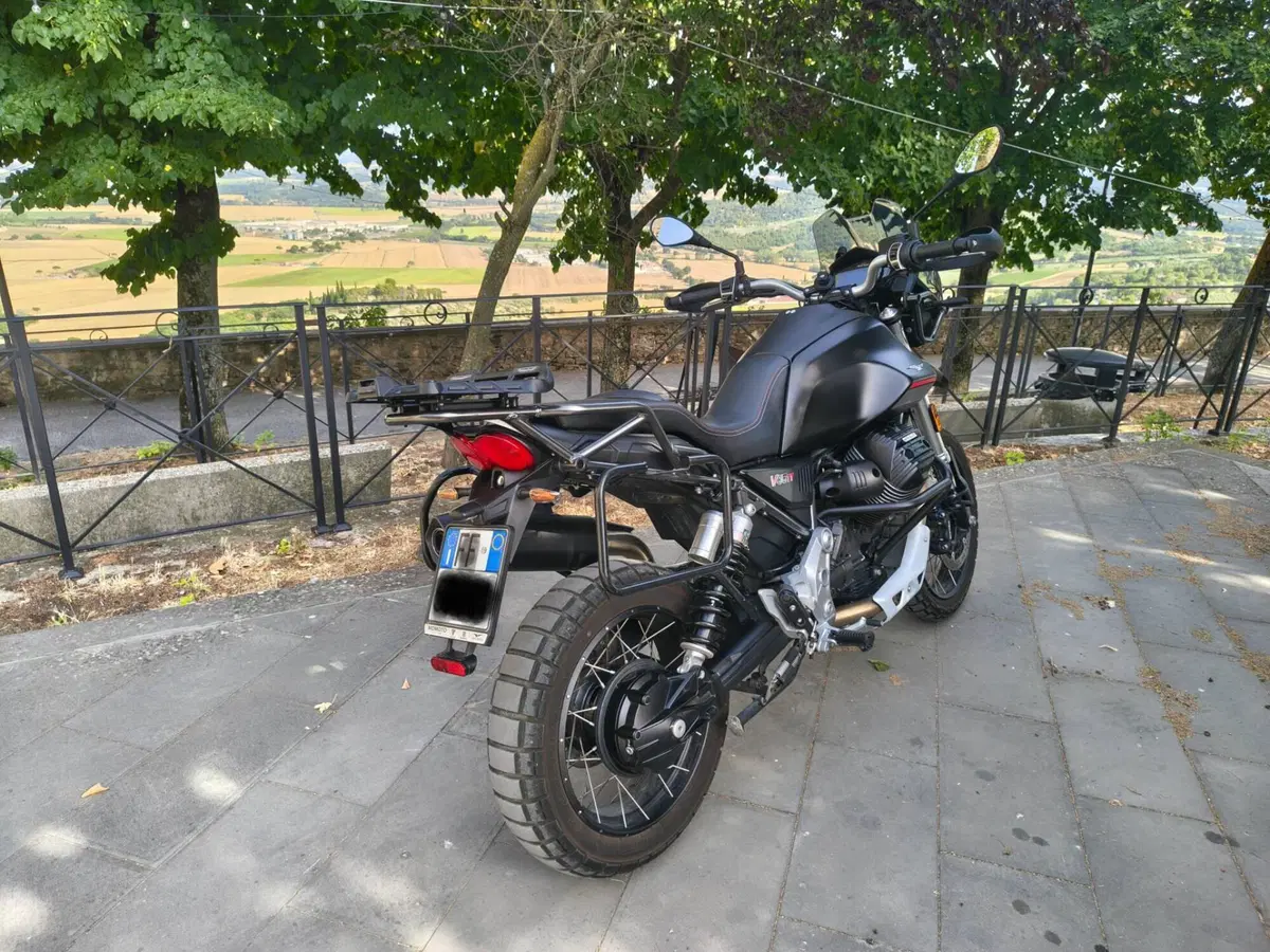 Moto Guzzi V85 TT (2021 - 23) (3)