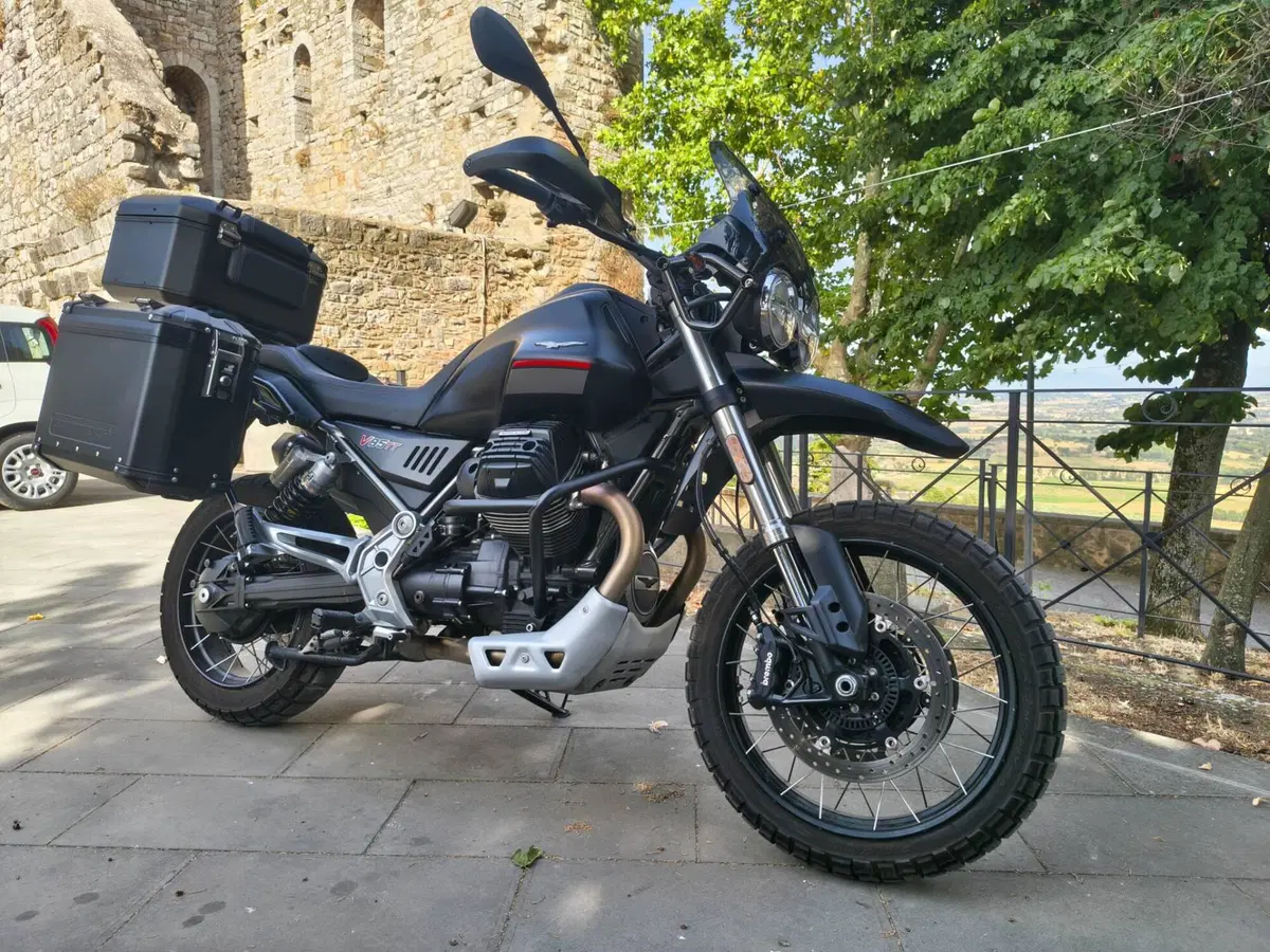 Moto Guzzi V85 TT (2021 - 23) (6)