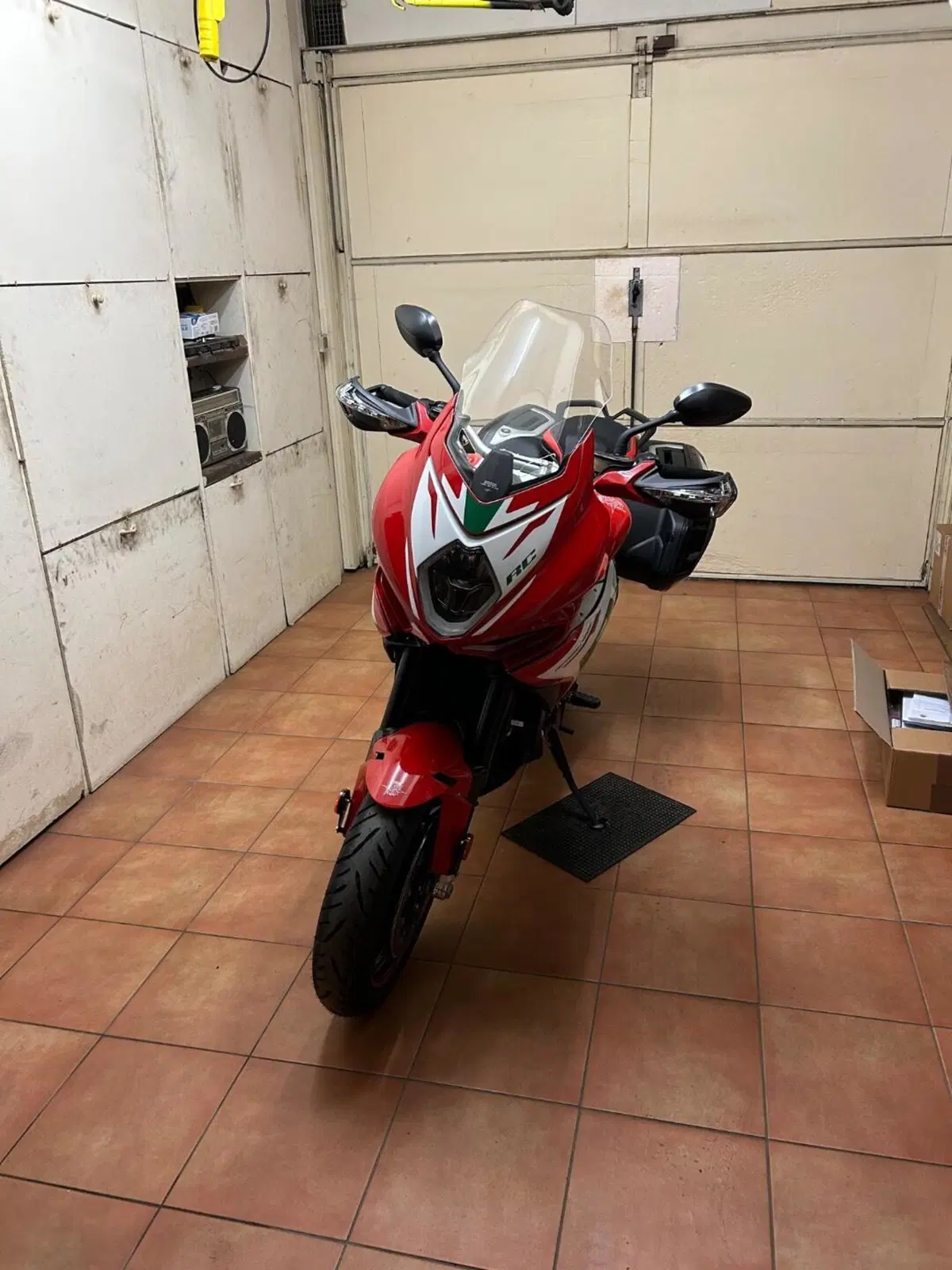 MV Agusta Turismo Veloce 800 RC SCS (2022 - 26) (4)