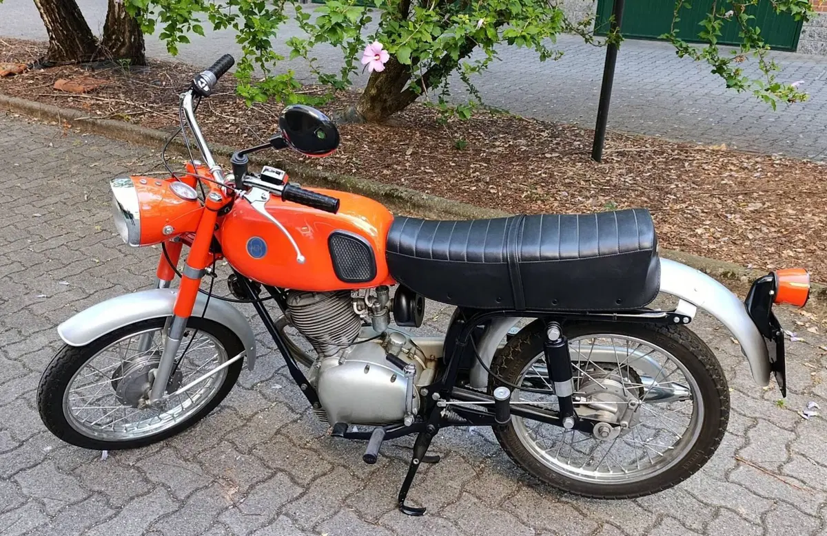 Gilera 124 4v (4)