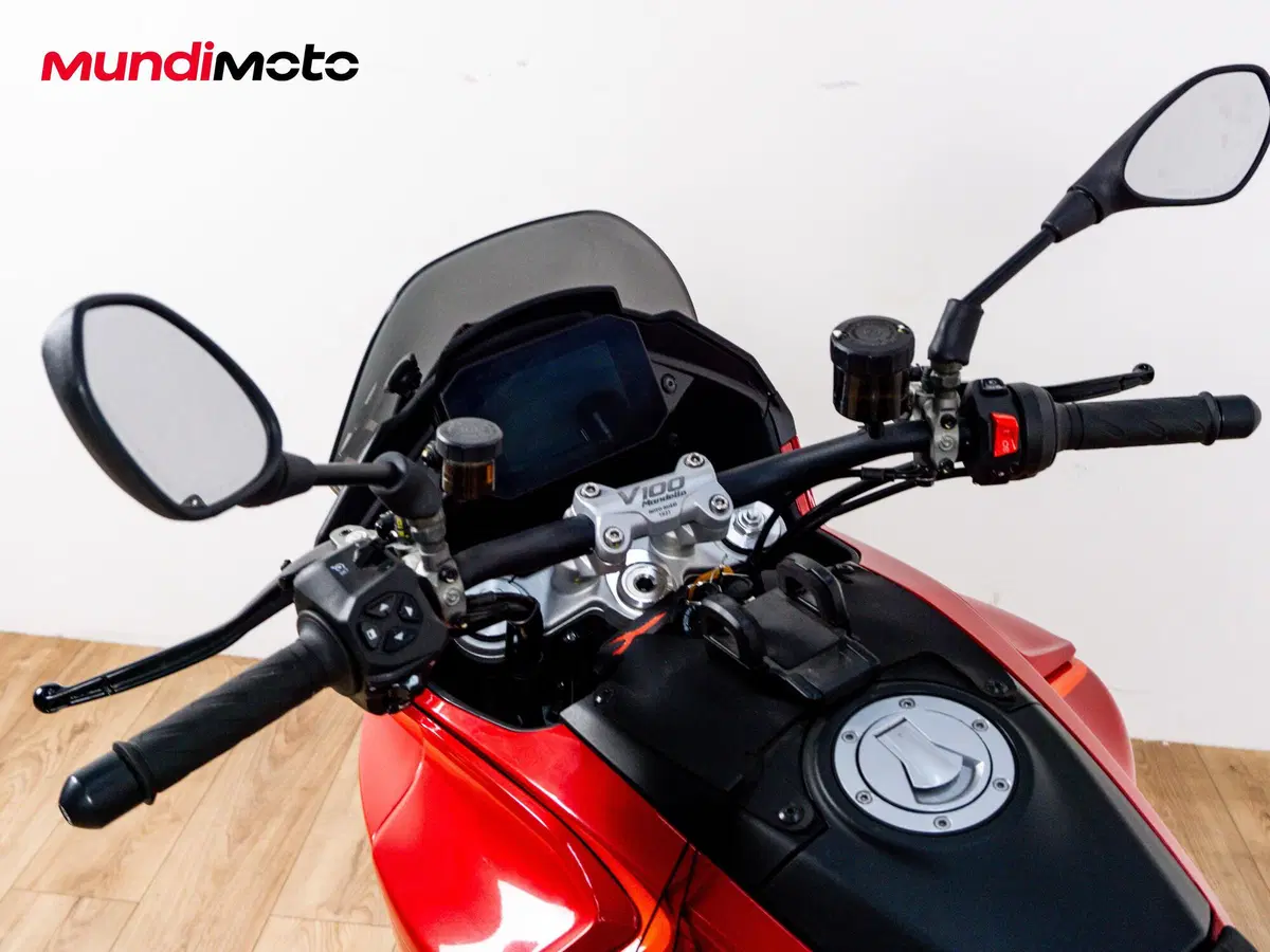 Moto Guzzi V100 Mandello (2022 - 24) (11)
