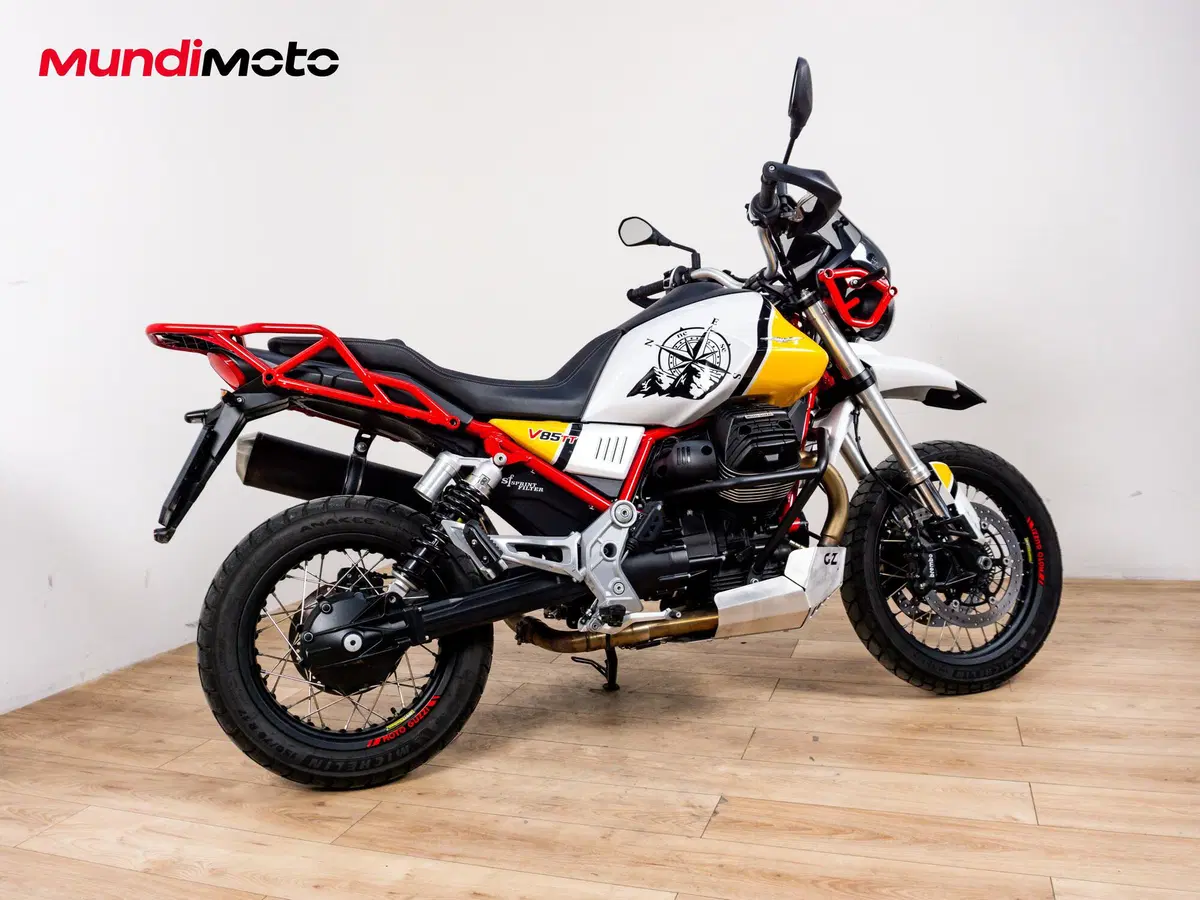 Moto Guzzi V85 TT Evocative Graphics (2019 - 20) (3)