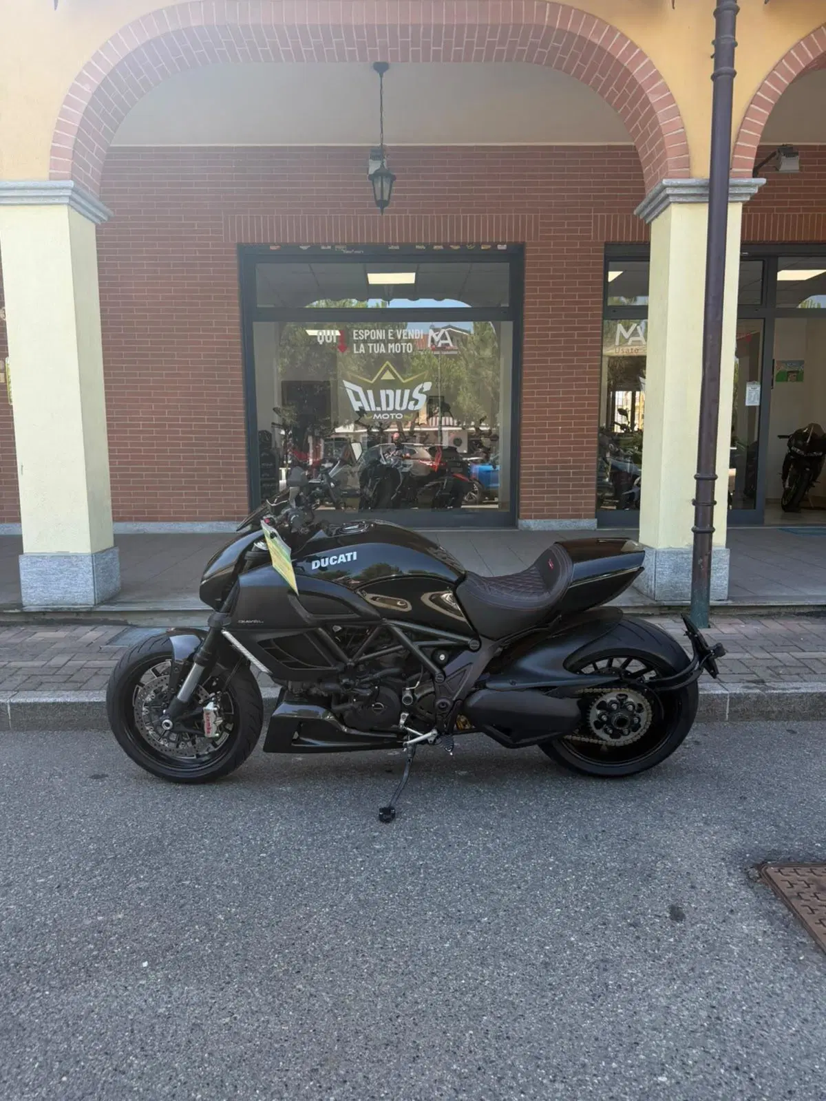 Ducati Diavel 1200 Carbon (2010 - 13)