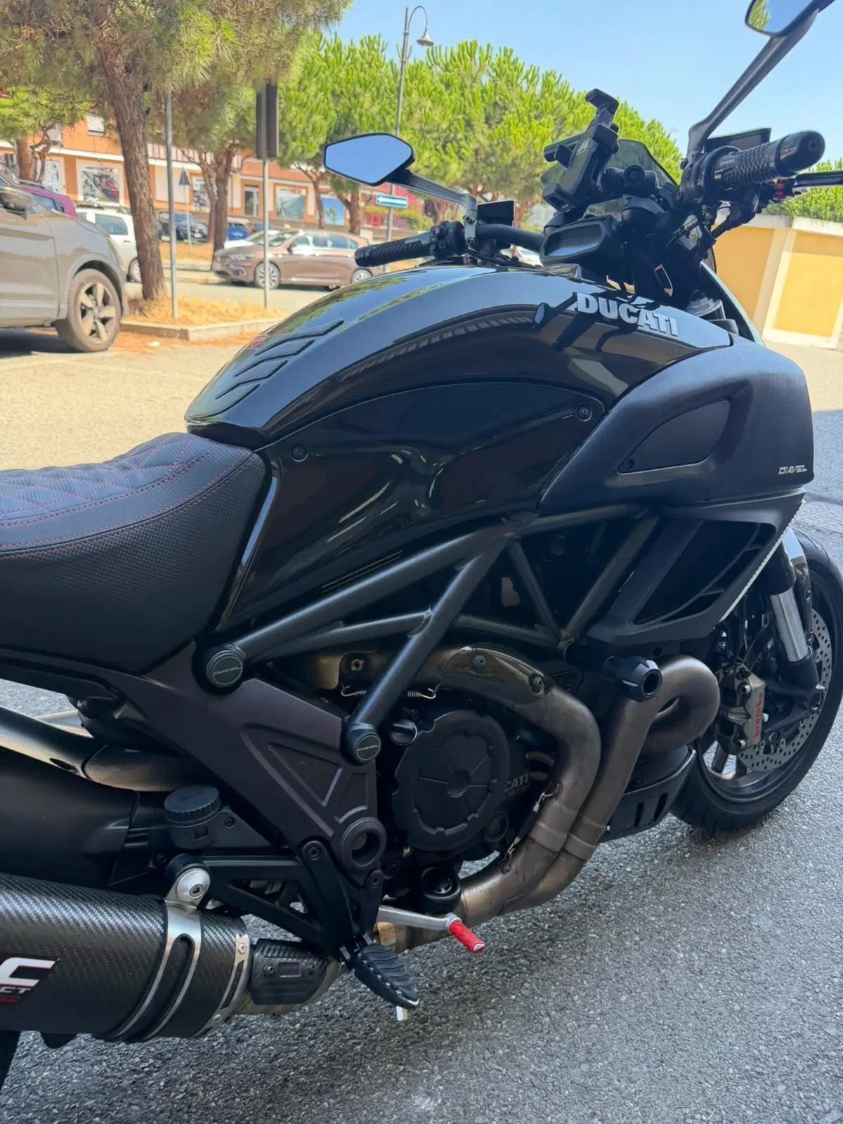 Ducati Diavel 1200 Carbon (2010 - 13) (4)