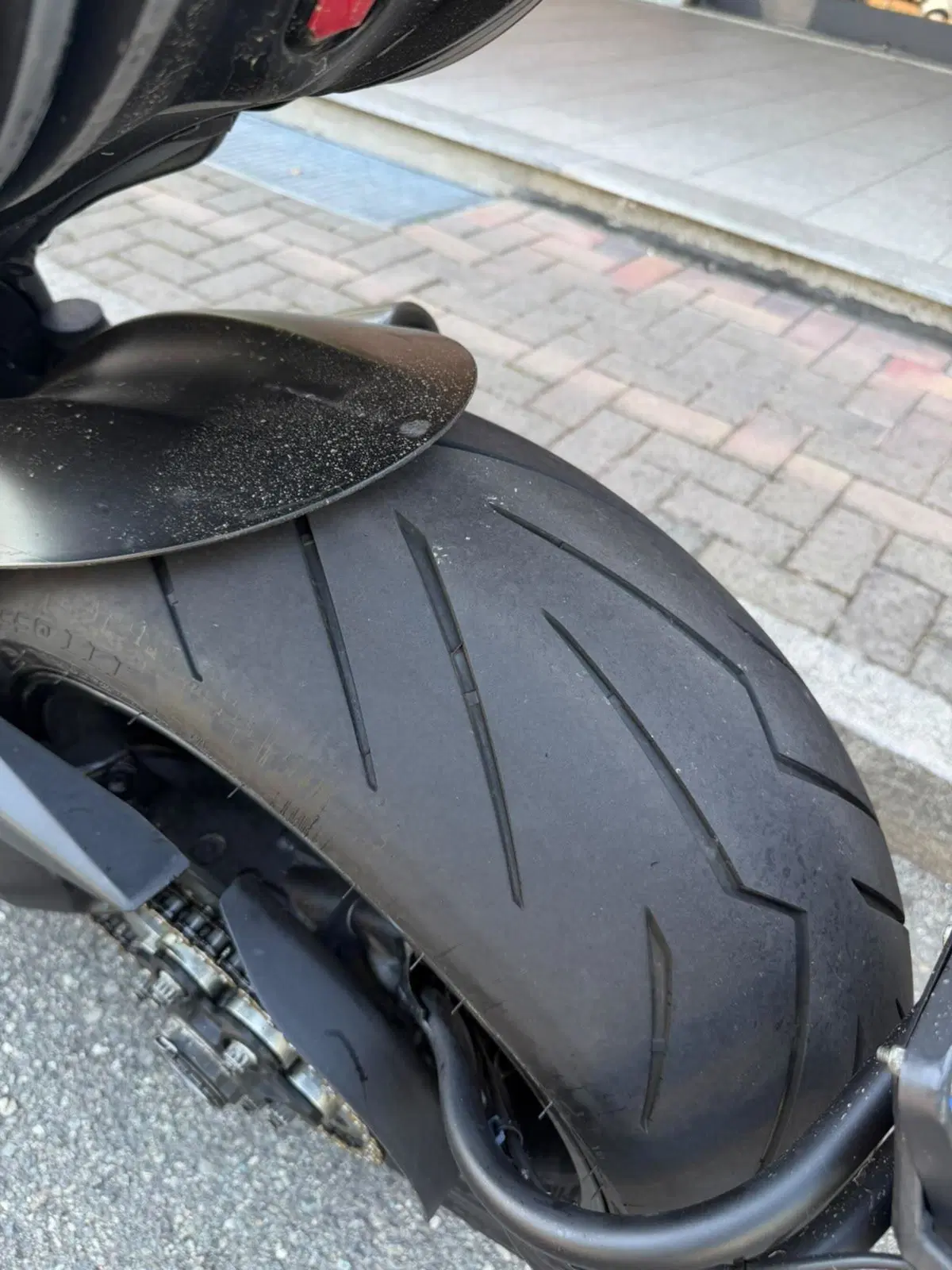 Ducati Diavel 1200 Carbon (2010 - 13) (12)