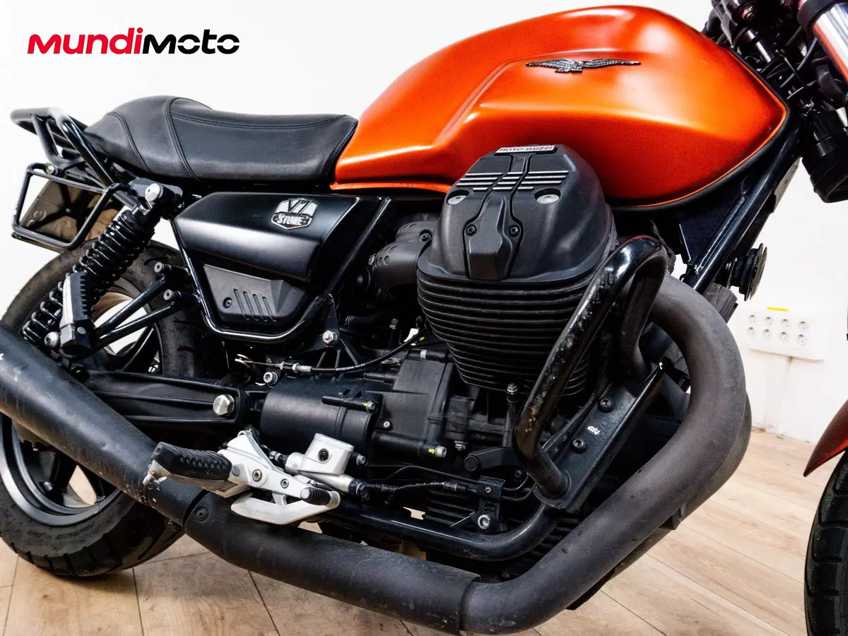 Moto Guzzi V7 Stone Centenario (2021 - 22) (5)