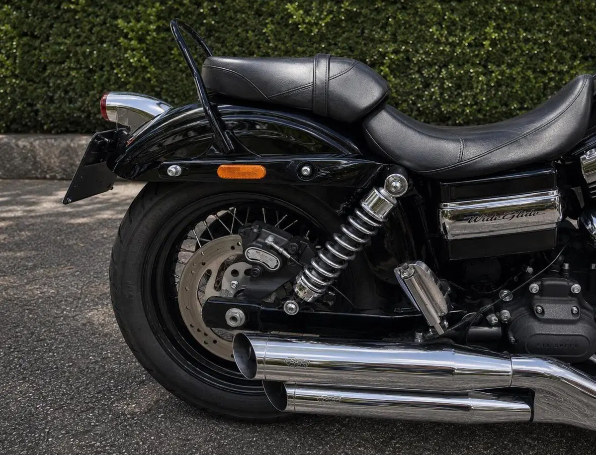 Harley-Davidson 1584 Wide Glide (2007 - 11) - FXDWG (6)