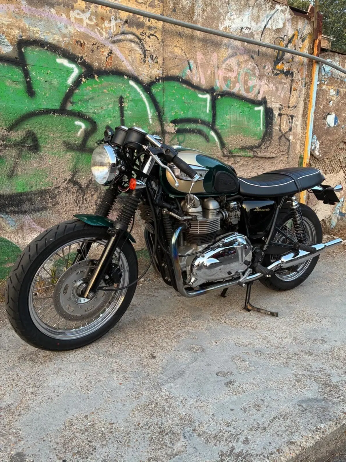 Triumph Bonneville T100 (2)
