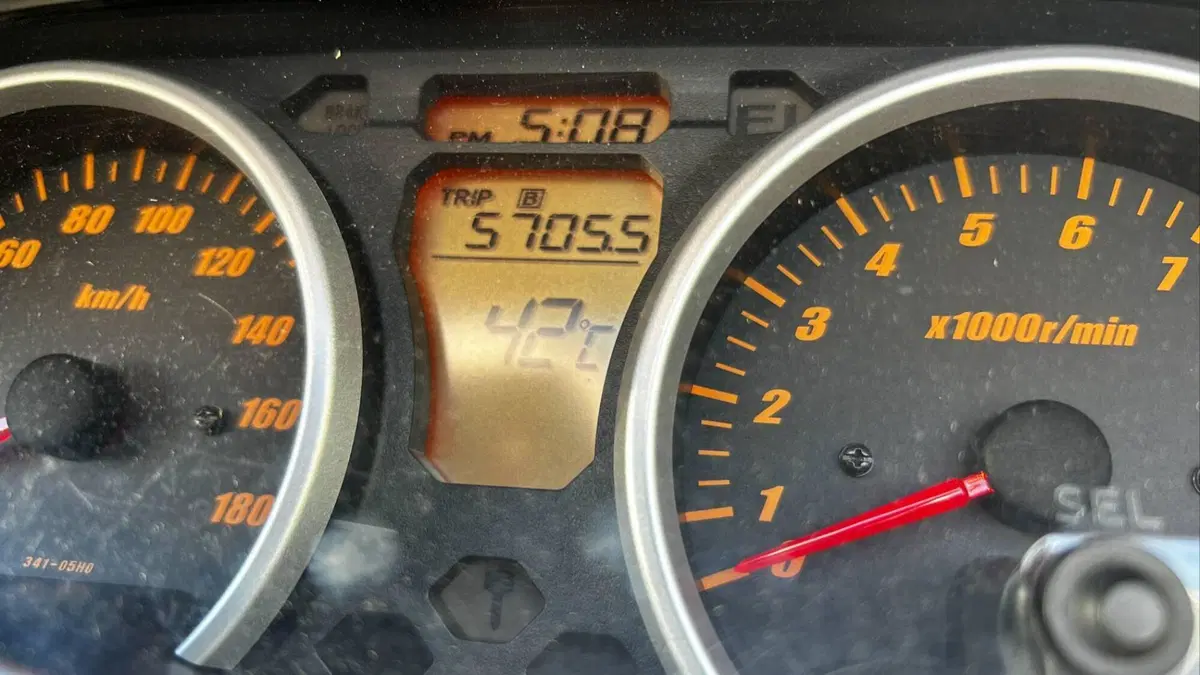 Suzuki Burgman AN 400 (2006 - 07) (4)
