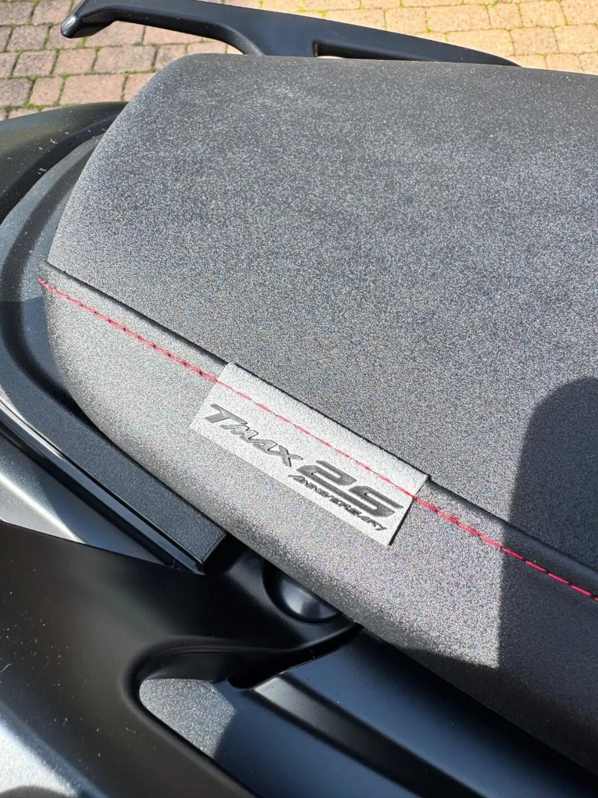 Yamaha T-Max 560 25th Anniversary (2026) (3)
