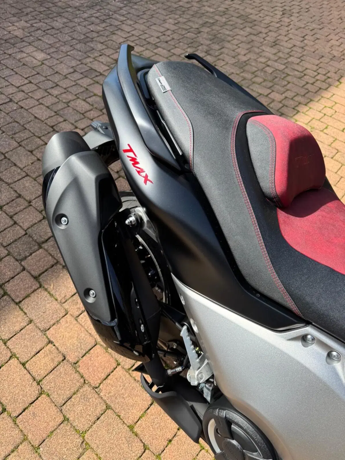 Yamaha T-Max 560 25th Anniversary (2026) (4)