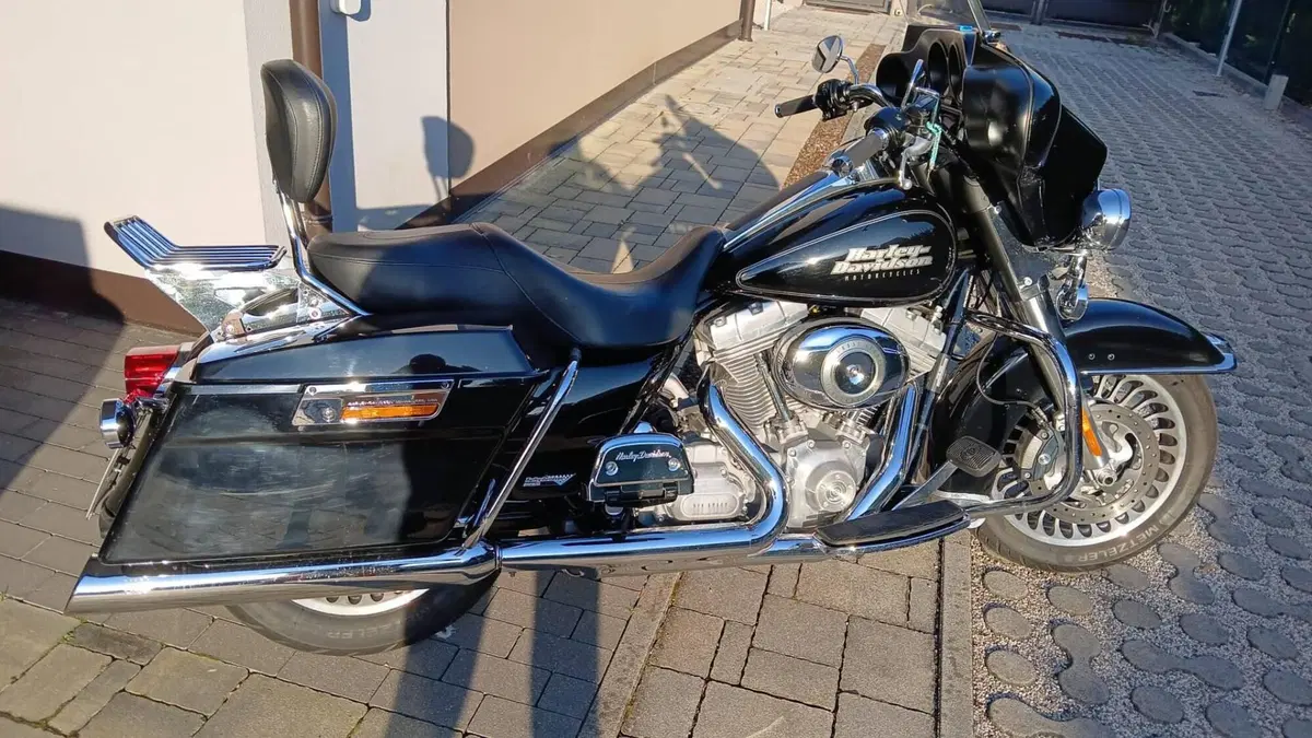 Harley-Davidson 1584 Electra Glide Standard (2008 - 10) - FLHT (2)