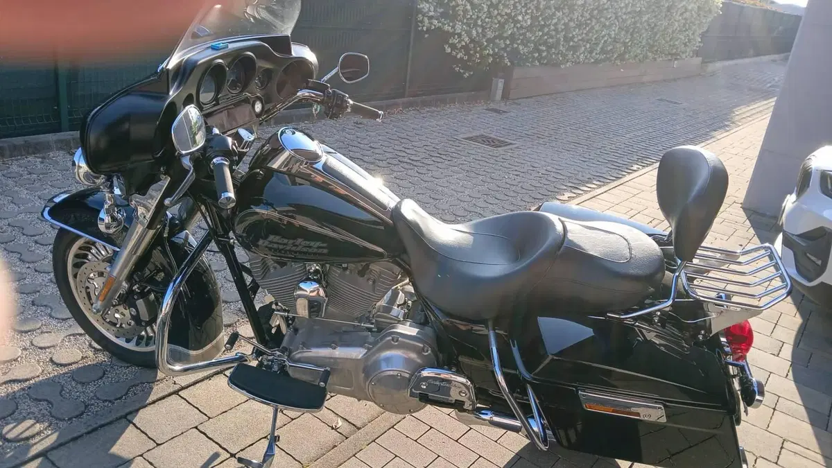 Harley-Davidson 1584 Electra Glide Standard (2008 - 10) - FLHT (4)