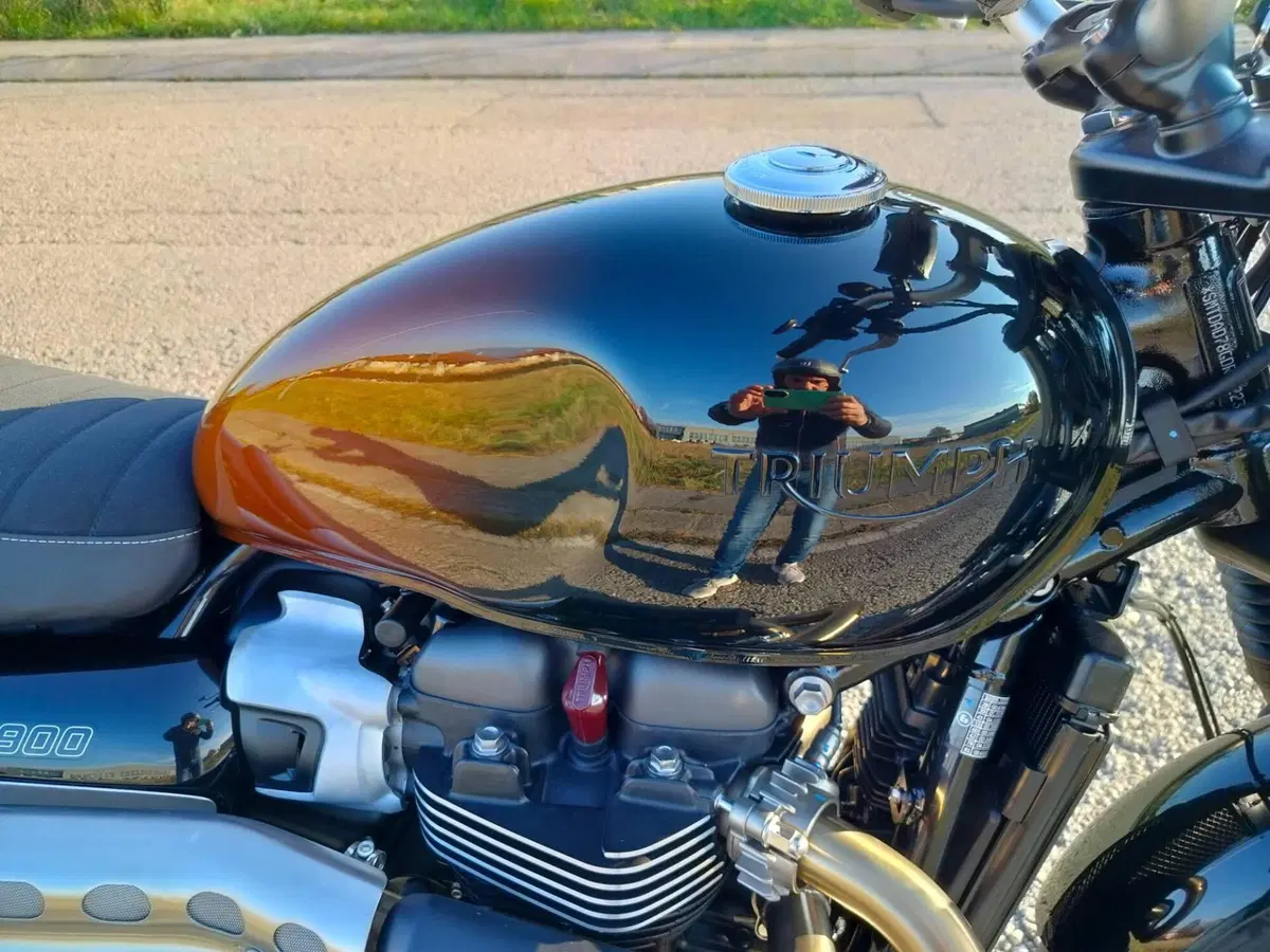 Triumph Scrambler 900 Stealth Edition (2024) (11)