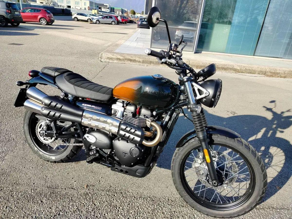 Triumph Scrambler 900 Stealth Edition (2024) (17)