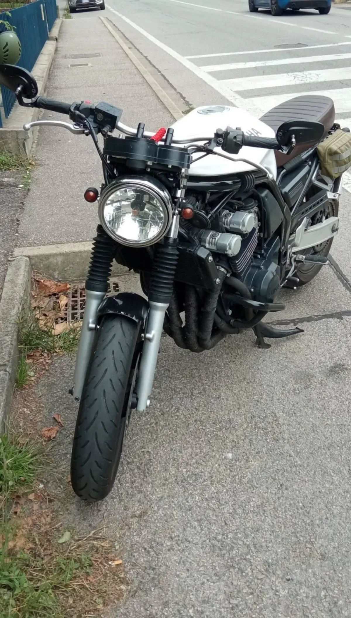 Yamaha FZS 600 Fazer (2002 - 03) (2)