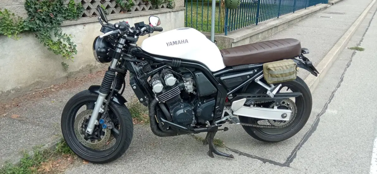 Yamaha FZS 600 Fazer (2002 - 03) (5)