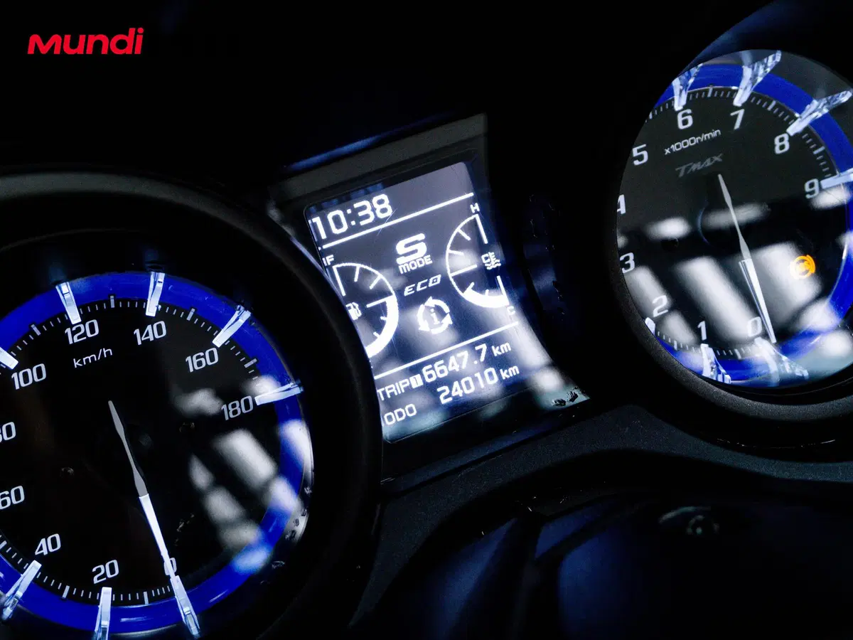Yamaha T-Max 560 Tech Max (2020) (12)