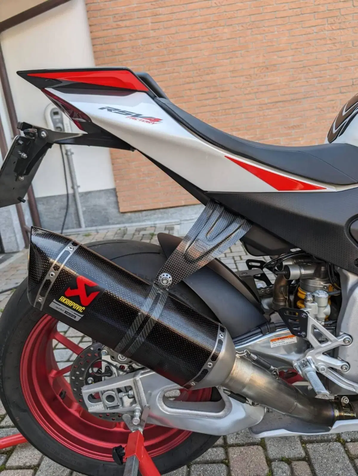 Aprilia RSV4 1100 Factory Speed White (2023 - 24) (3)