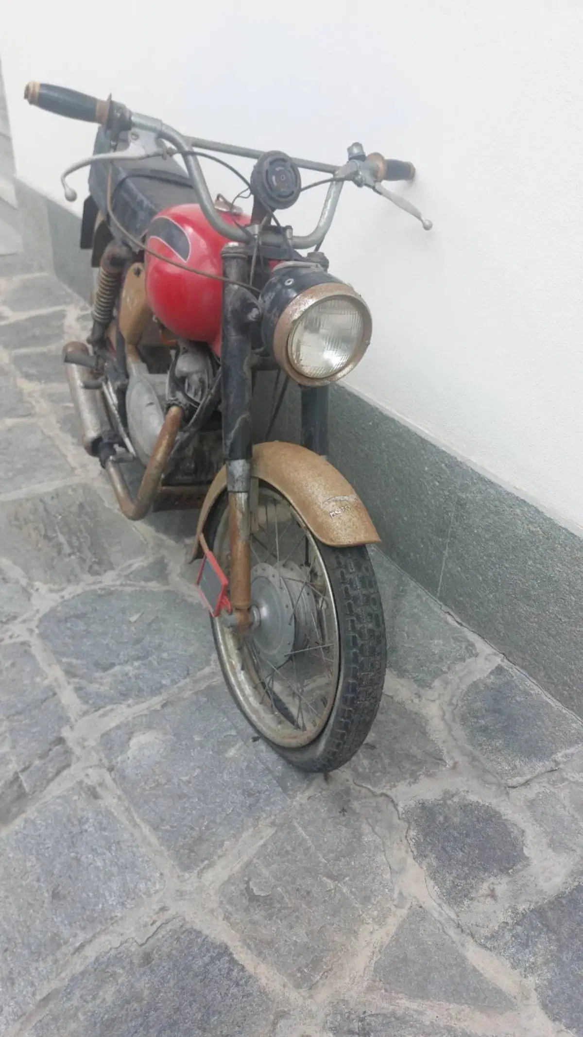 Moto Guzzi STORNELLO SCRAMBLER 125 (4)