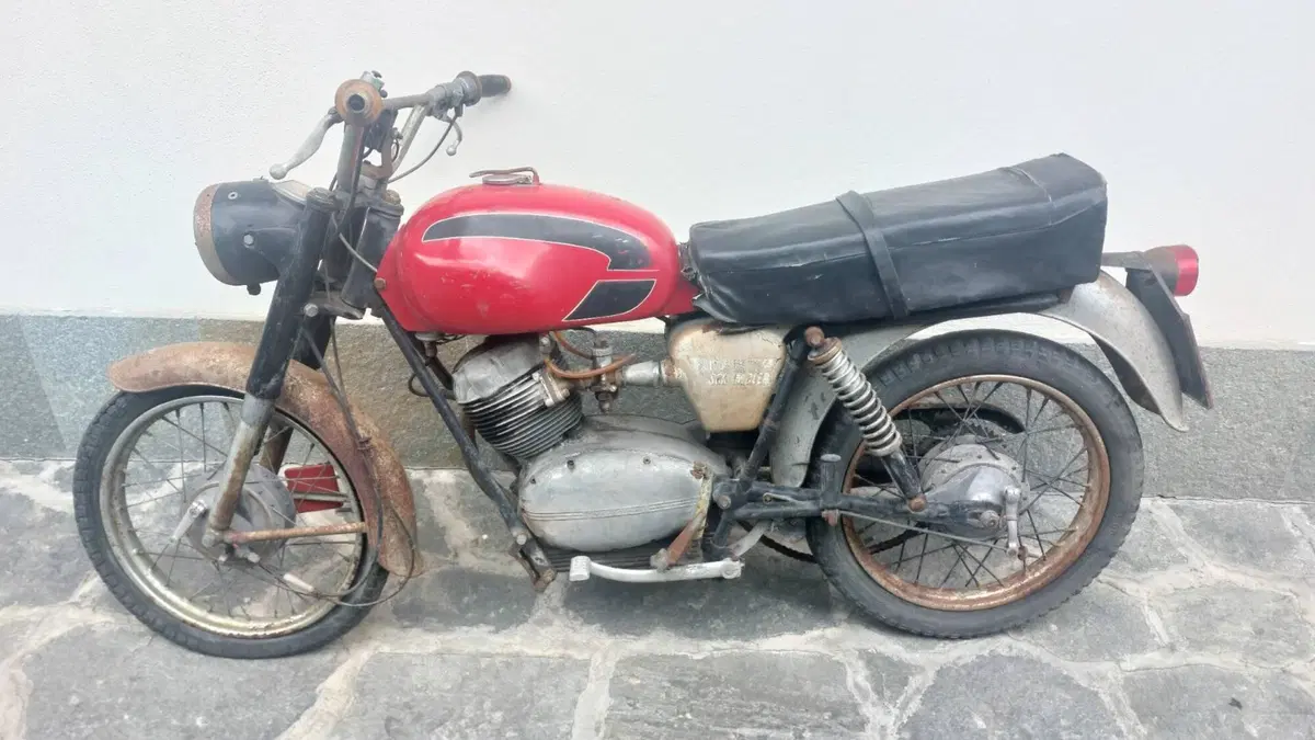 Moto Guzzi STORNELLO SCRAMBLER 125 (5)