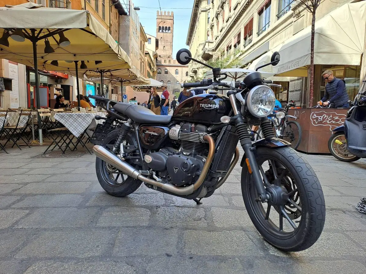 Triumph Street Twin 900 (2017 - 18) (3)