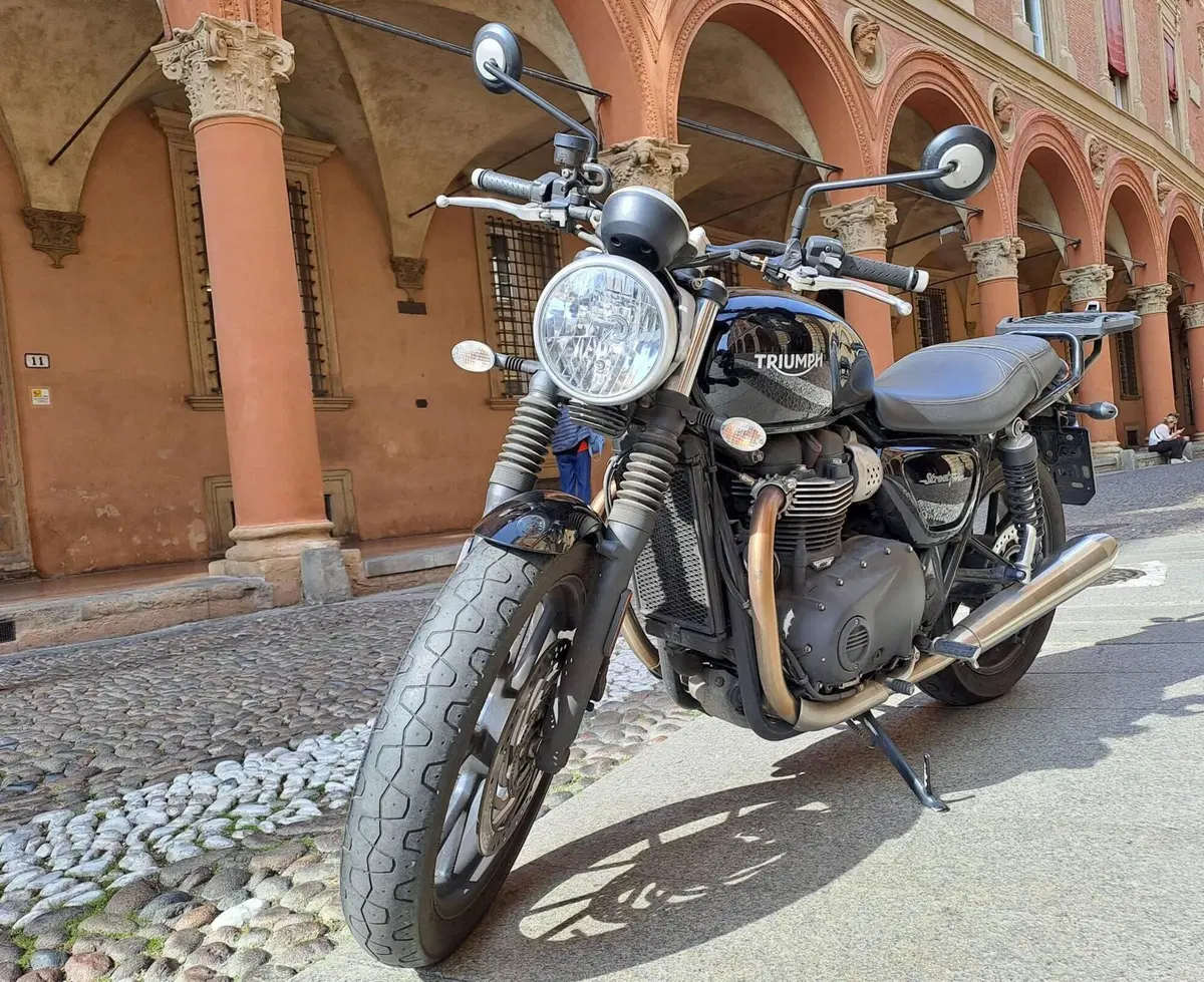 Triumph Street Twin 900 (2017 - 18) (7)