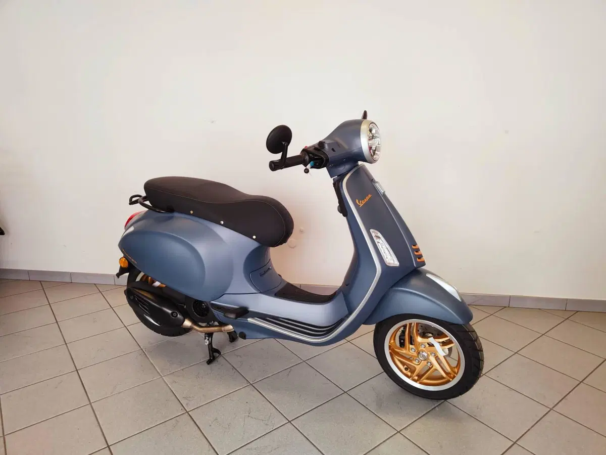 Vespa Primavera 125 Officina 8 (2026) (2)