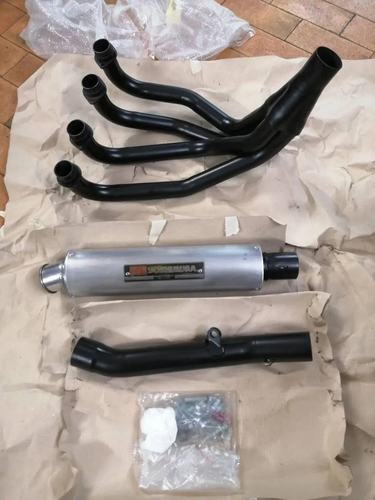 Scarico Yoshimura per Suzuki d'epoca (15)