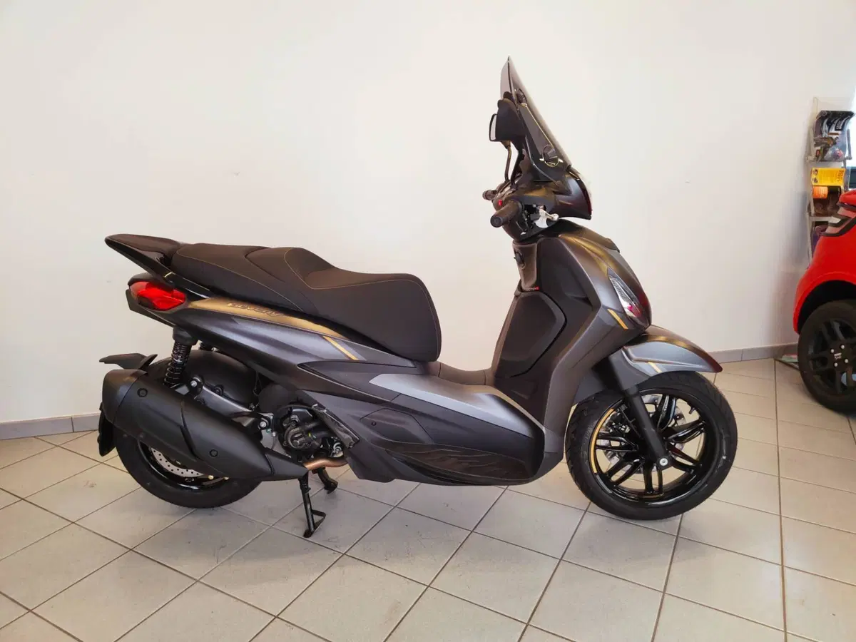 Piaggio Beverly 310 25th Anniversary (2026) (5)