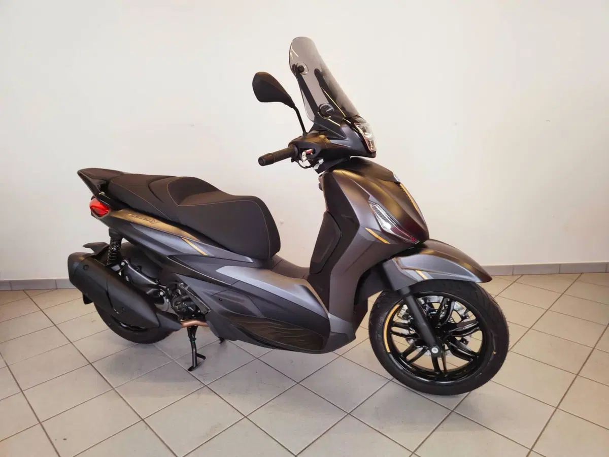 Piaggio Beverly 310 25th Anniversary (2026) (6)