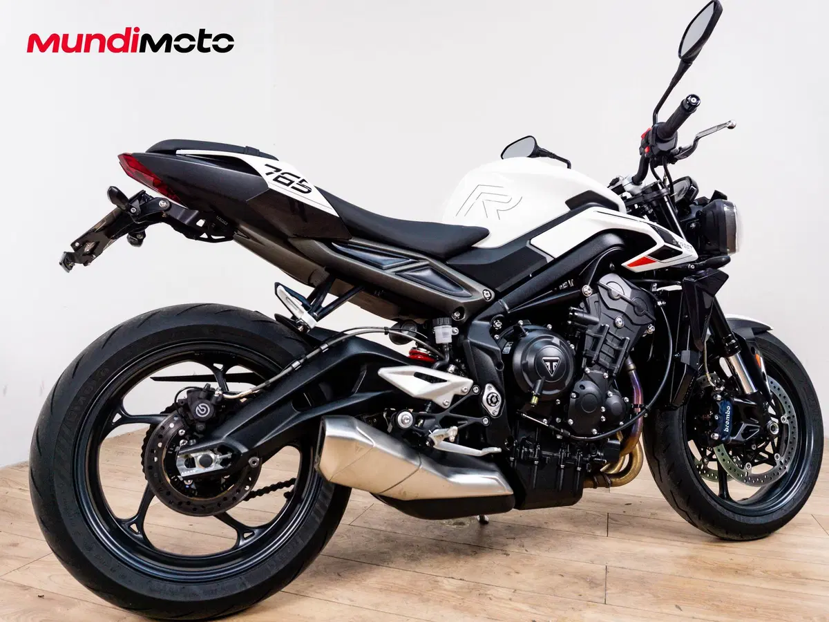 Triumph Street Triple 765 R (2023 - 26) (3)