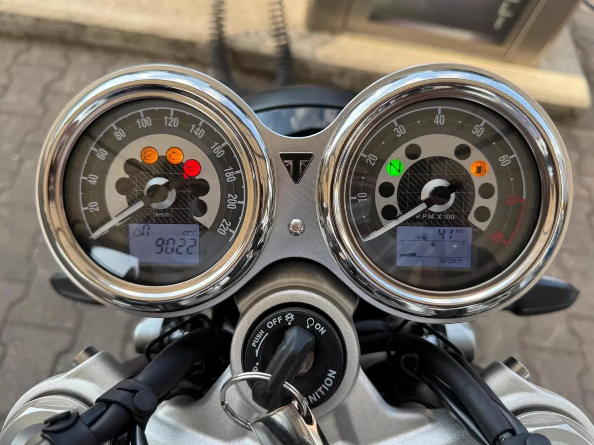 Triumph Speed Twin 1200 (2021 - 24) (11)